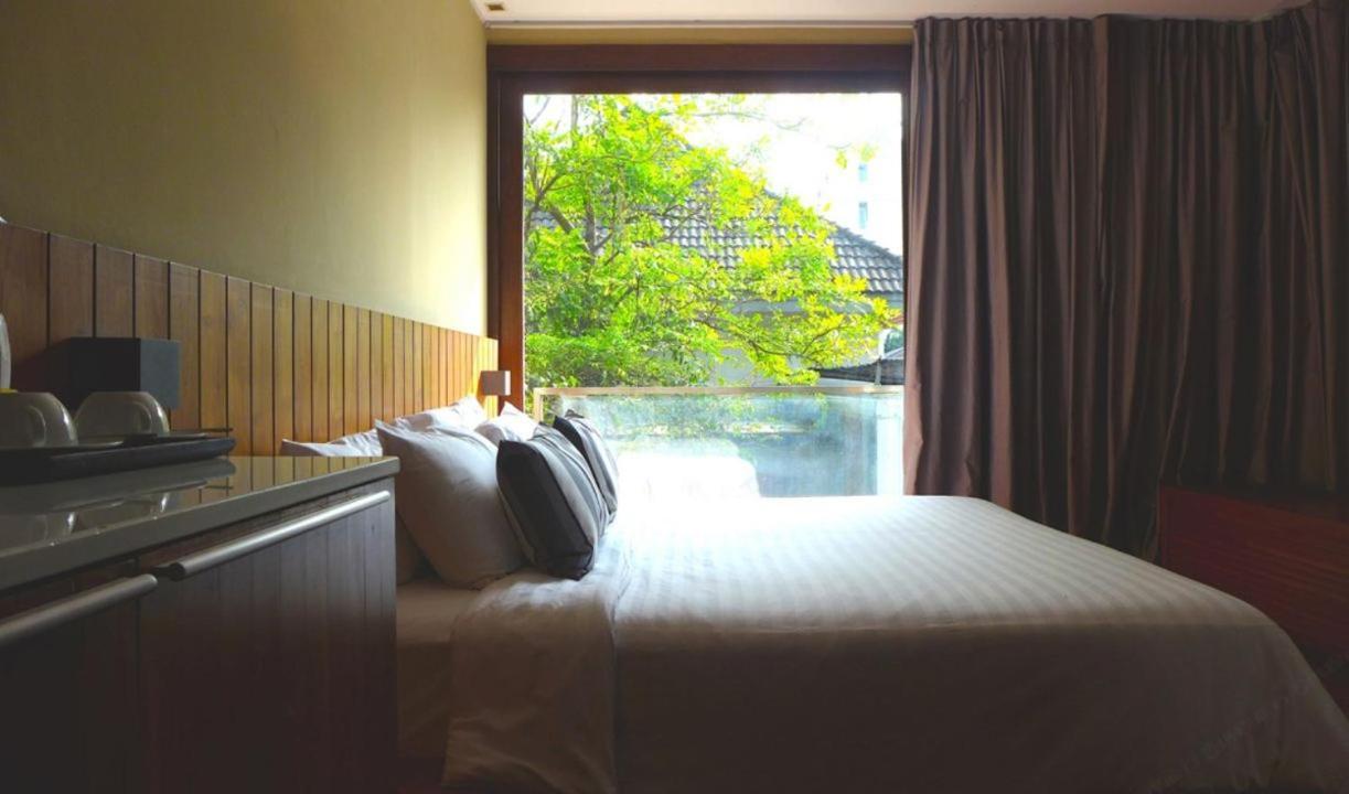 Luxx Langsuan Hotel - Sha Plus Bangkok Exteriör bild