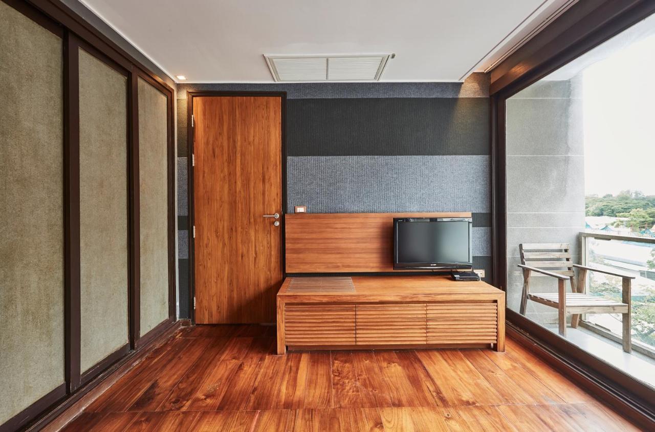 Luxx Langsuan Hotel - Sha Plus Bangkok Exteriör bild