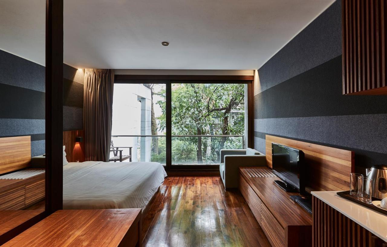 Luxx Langsuan Hotel - Sha Plus Bangkok Exteriör bild