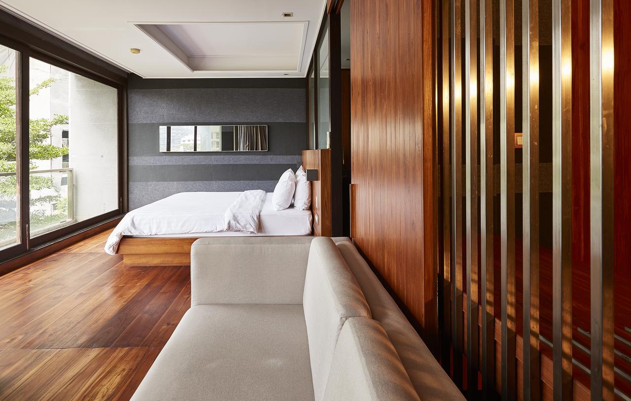 Luxx Langsuan Hotel - Sha Plus Bangkok Exteriör bild