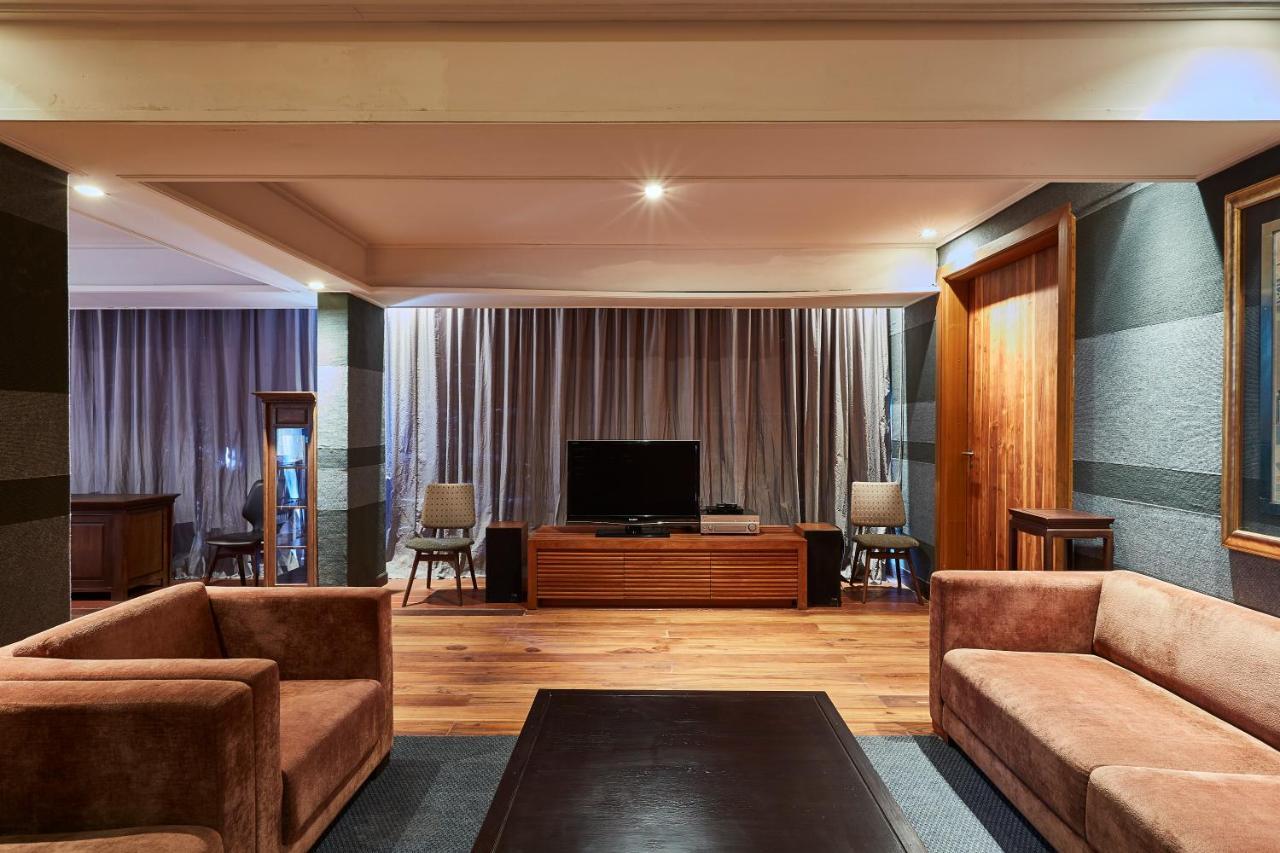 Luxx Langsuan Hotel - Sha Plus Bangkok Exteriör bild